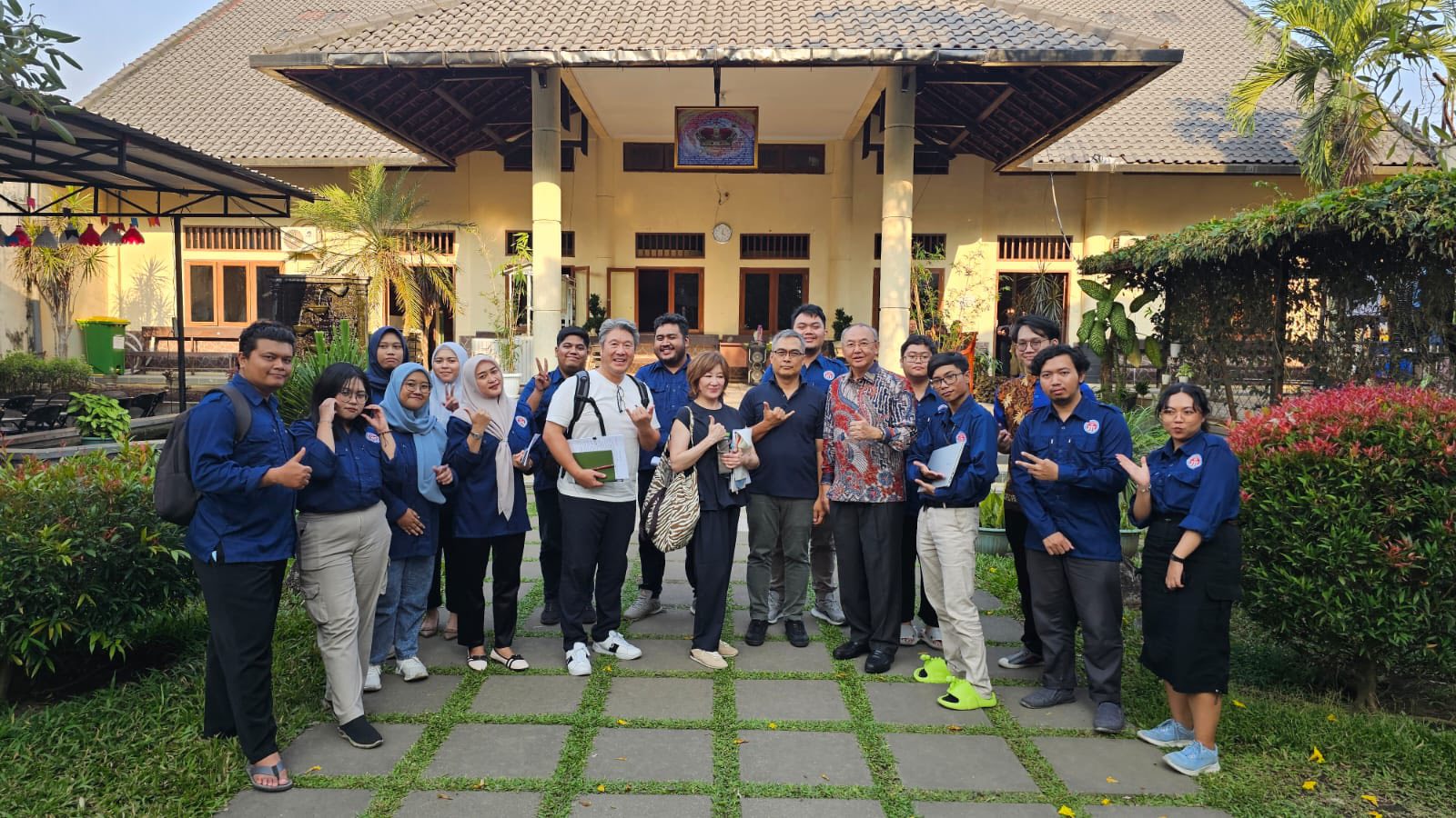 ミトラサラナセジャトラ日本語学校を訪問４