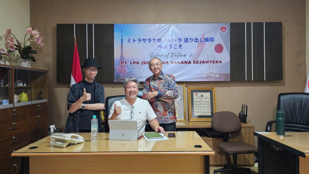 ミトラサラナセジャトラ日本語学校を訪問１