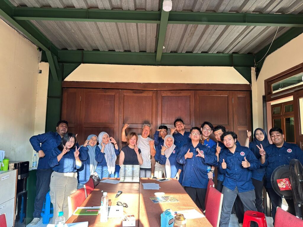 ミトラサラナセジャトラ日本語学校を訪問２